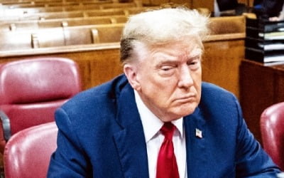 트럼프 재판 시작…“美 국민은 정치적 판단 개입 불가피”