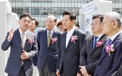 [포토] 보도사진전 참석한 서울시장·문체부 장관