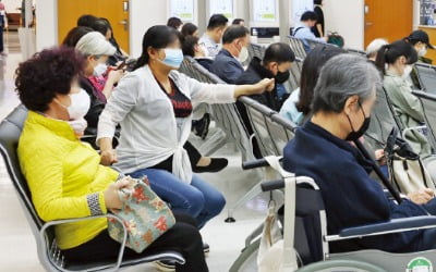 "의사 뒤치다꺼리 더는 못하겠다"…병원 내부갈등 폭발