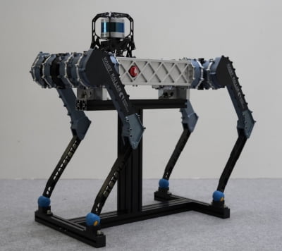 카이스트 교수가 만든 사족 보행 로봇···'8시간 유지 가능'