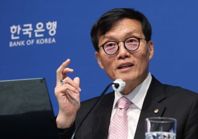 이창용 “사과값 금리로 잡을 수 있는 문제 아냐…기후변화 등 영향”