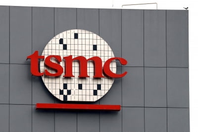 TSMC, AI 열풍에 깜짝실적…1분기 순이익 전년비 9% 증가