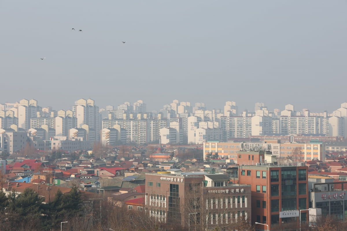 "한국 집값, 2040년부터 떨어져"…2050년엔 전체 주택 중 13% '빈집'