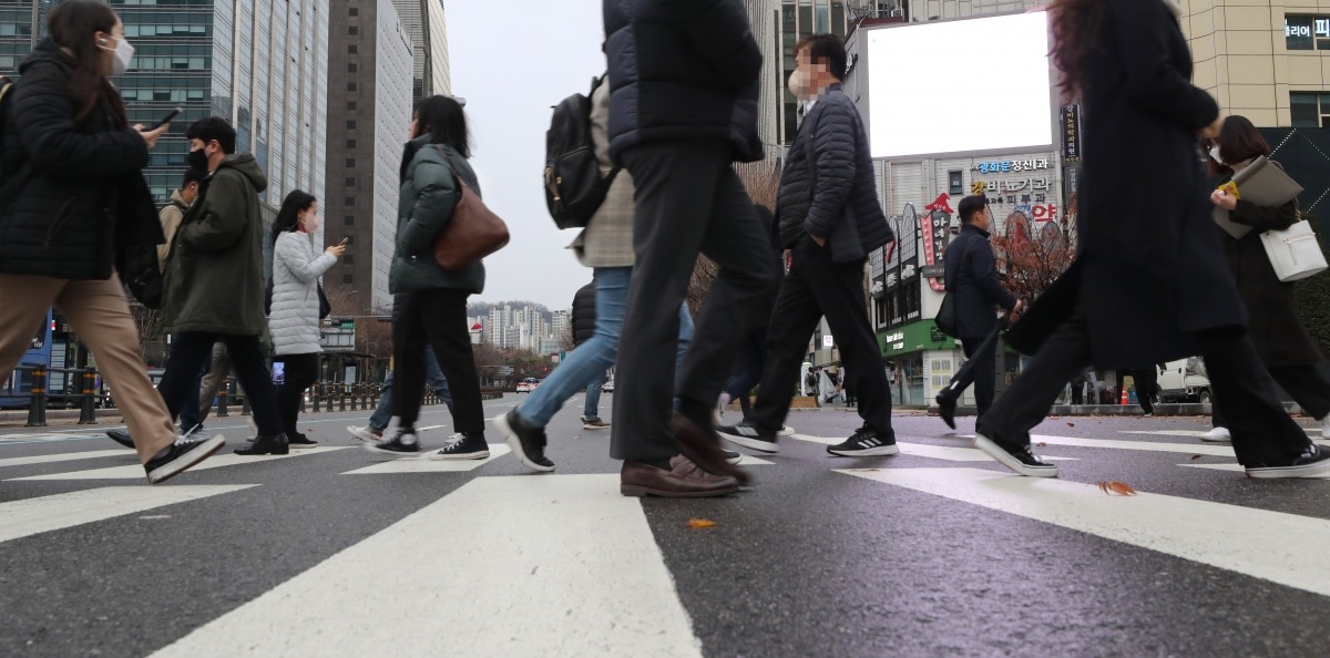 작년 월급 올랐다면? 건보료 20만원 추가 납부···직장인 998만명 해당