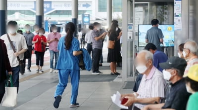 오늘 병원 떠나는 의대 교수들···“우리가 쓸 수 있는 마지막 카드”