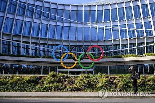 파리 시장 "올림픽서 러 환영 못받아"…러, 불매 경고