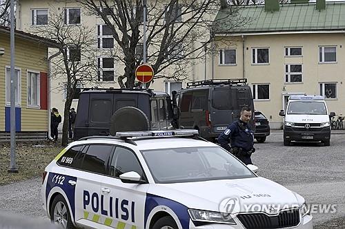 핀란드 초등학교서 미성년자 총격에 3명 부상
