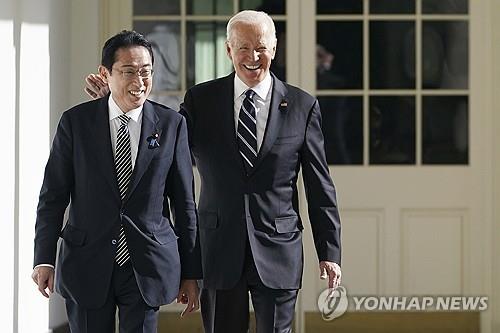 中견제 한뜻…美日, 공동성명에 안보 등 '전략적 협력' 명기키로