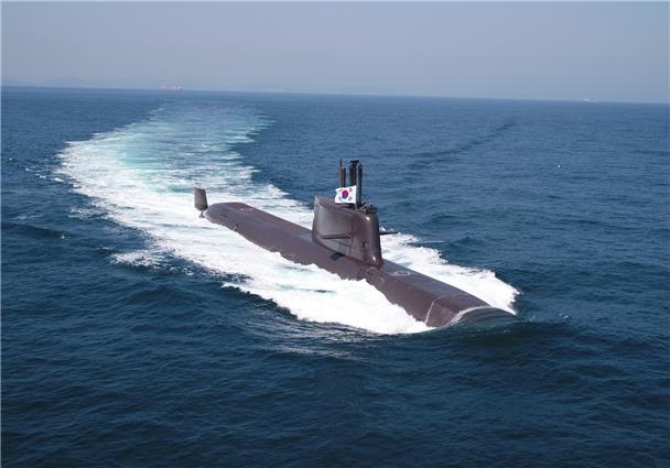 3천t급 잠수함 '신채호함' 해군에…캐나다 등 9개국 인도식 집결