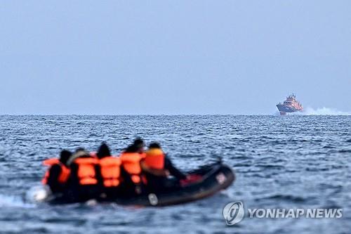 英총리, 난민 르완다행 위해 유럽인권조약 탈퇴 시사