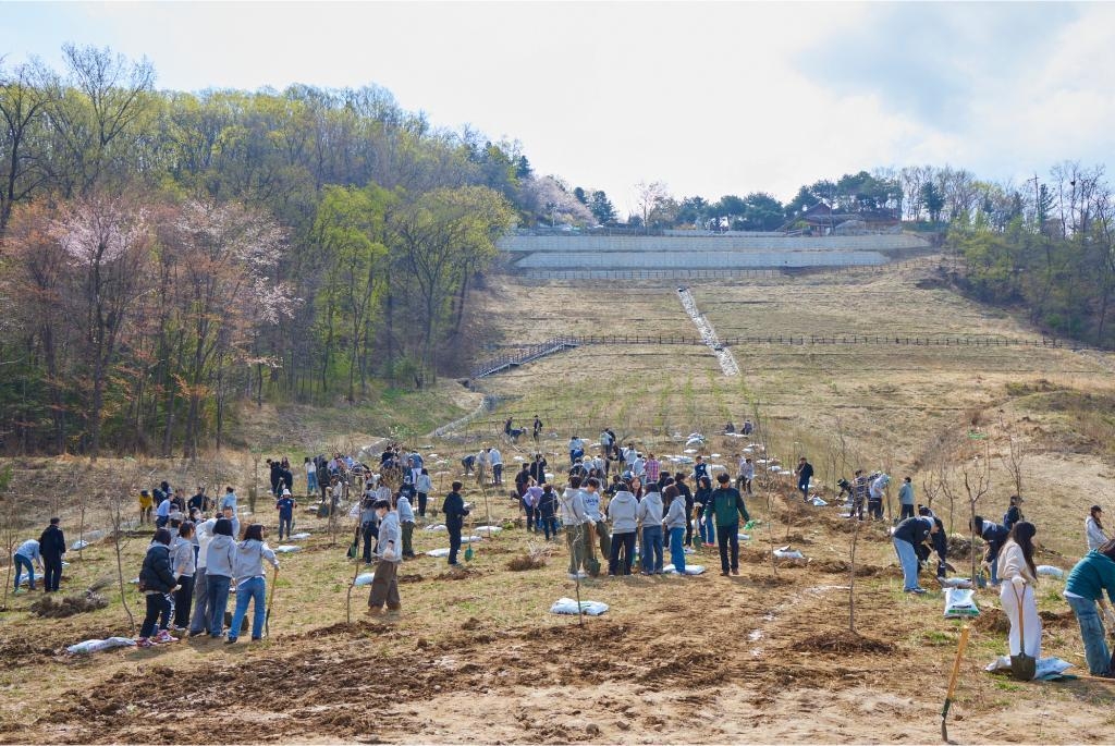 경기도, 가천대서 식목일 행사…"기후변화 대응의 씨앗 되길"