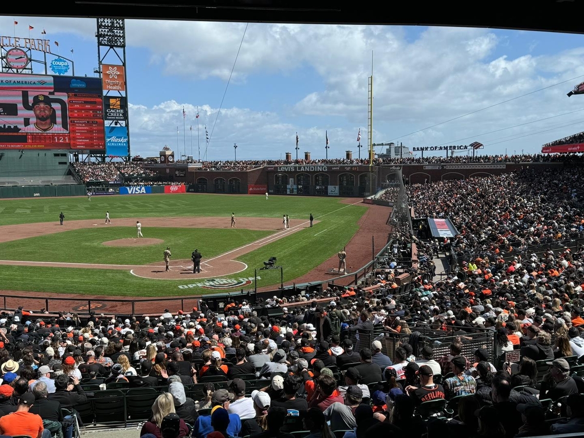 "와, 정후 리다"…MLB 샌프란 홈 개막전 팬들 연호·기립 박수