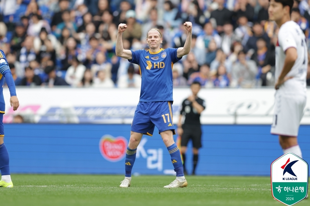 '이동경 5호골' 울산, 수원FC 3-0 꺾고 선두 탈환