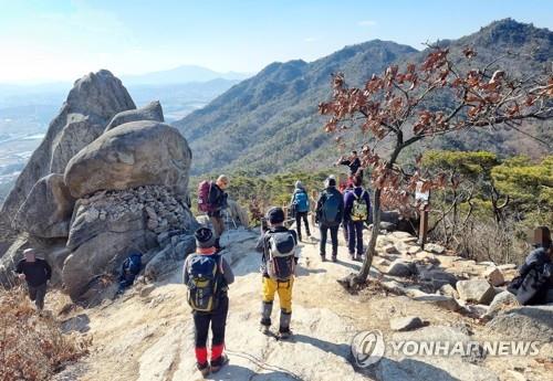 천안 광덕산서 추락한 70대 등산객 숨져