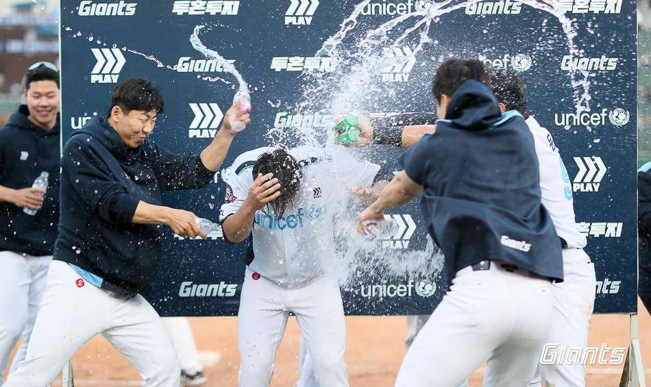 NC, 주말 3연전 싹쓸이하고 1위 도약…키움은 한화 꺾고 7연승(종합)