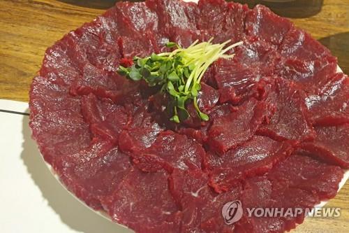 찐맛집 선별해 먹킷리스트 여행…10대·중년은 '식스틸러'