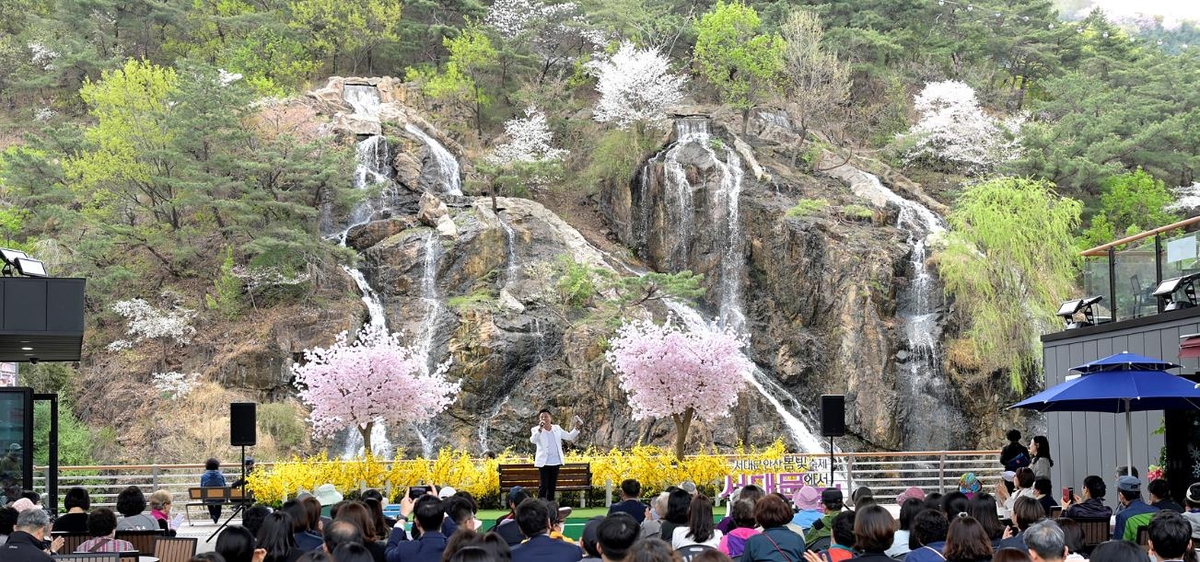 "매월 셋째주 목요콘서트"…서대문 '카페 폭포' 공연장으로 변신