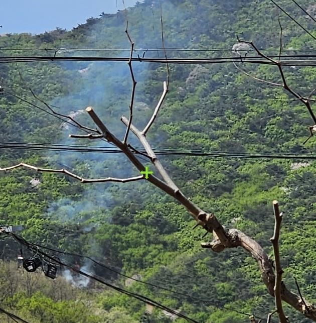 김포 월곶면 야산 불…산불 진화용 헬기 투입