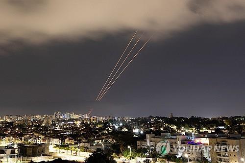 정부 "이란의 이스라엘 공격 강력규탄…모든 당사자 자제 촉구"