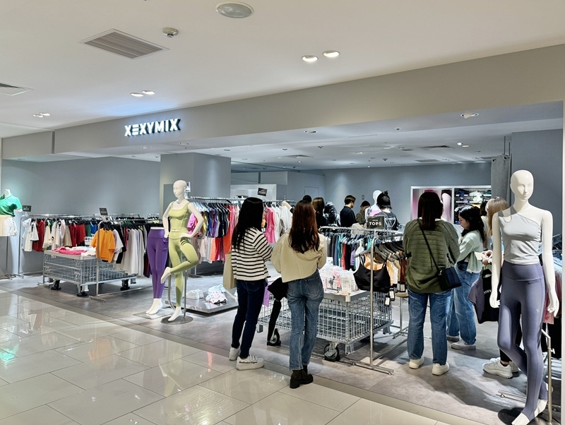 젝시믹스, 일본 오사카 백화점에 첫 정식 매장 개점