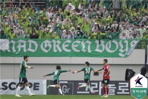 '환상 오버헤드킥' 전북 영건 전병관 "헤딩 자신없어 발 갖다대"