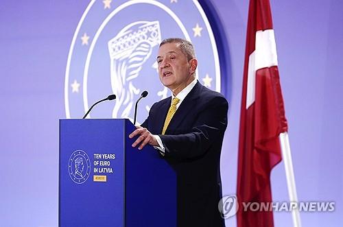 ECB 인사 "향후 초저금리 피하려면 적기에 금리 낮춰야"