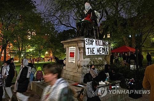 유대인 샌더스 의원 "미국 대학 반전시위, 반유대주의 아냐"