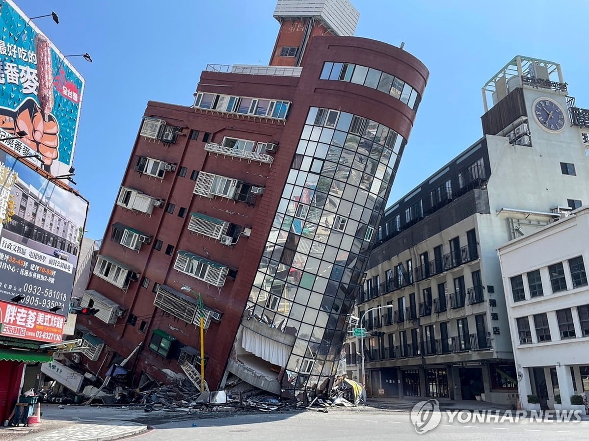 강진 나흘째 '골든타임' 지났다…636명 아직 고립