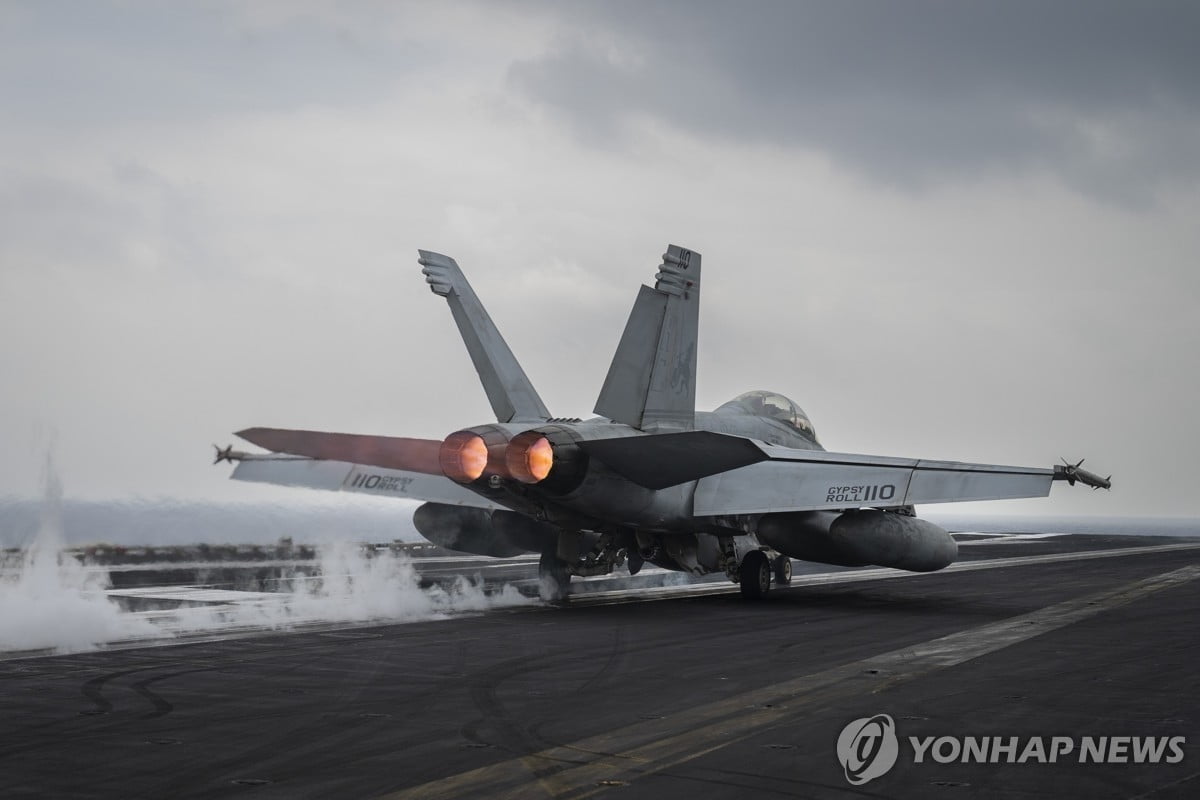 이란 "이스라엘 도우면 미군 기지도 표적" 경고