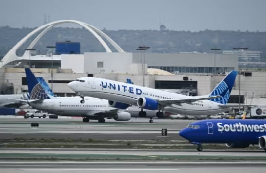 유나이티드항공 "보잉과 737 맥스9 사고 보상금 합의 도달"