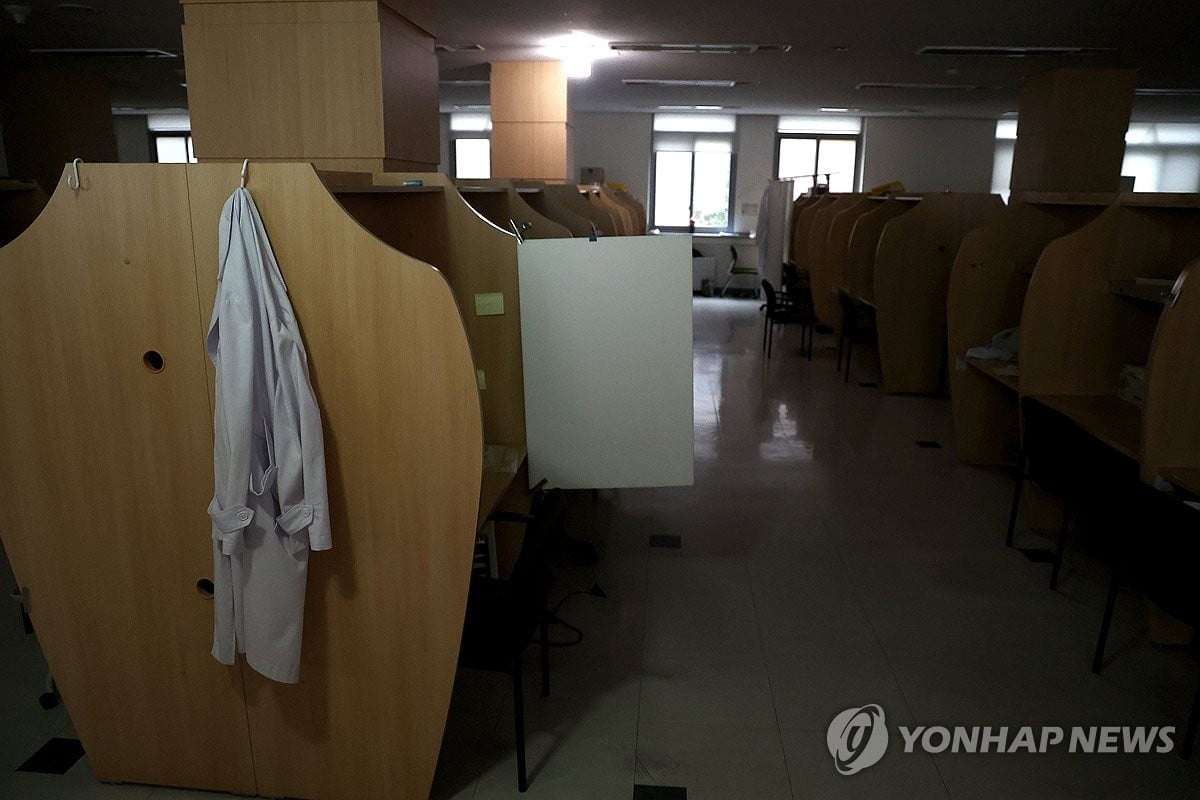 '겨울방학 당겨써야 할 판'…5개 의대, 4월 개강 못 할 듯