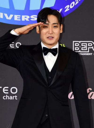 Park Jae-jung will enlist in the military on May 21st.