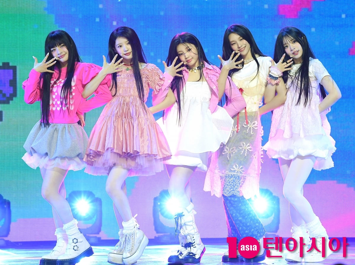  ‘Bang Si-hyuk girl group’ ILLIT