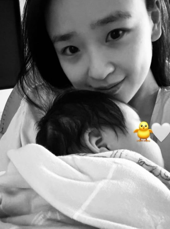 Son Yeon-jae talks about her struggles with parenting