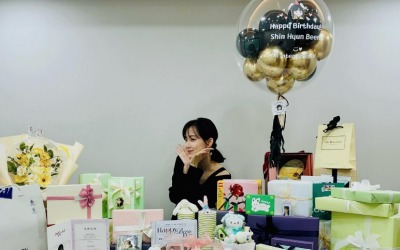 신현빈, 한가득 받은 생일 선물 자랑…한효주 "태어나줘서 고마워" 애정 뿜뿜