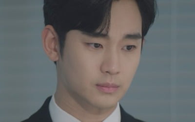 [종합] 김수현 어쩌나…♥김지원, 뇌종양 악화로 사람 얼굴도 못 알아봐 ('눈물의 여왕')