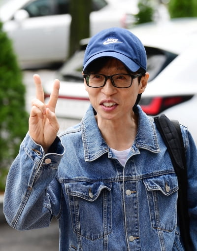 [TEN포토]유재석 '포토타임은 브이죠'