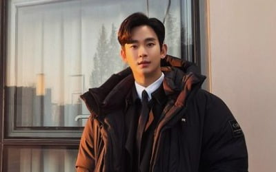 김수현, ♥김지원 꼬신 설렘 유발 비주얼…"어떻게 안 넘어가"