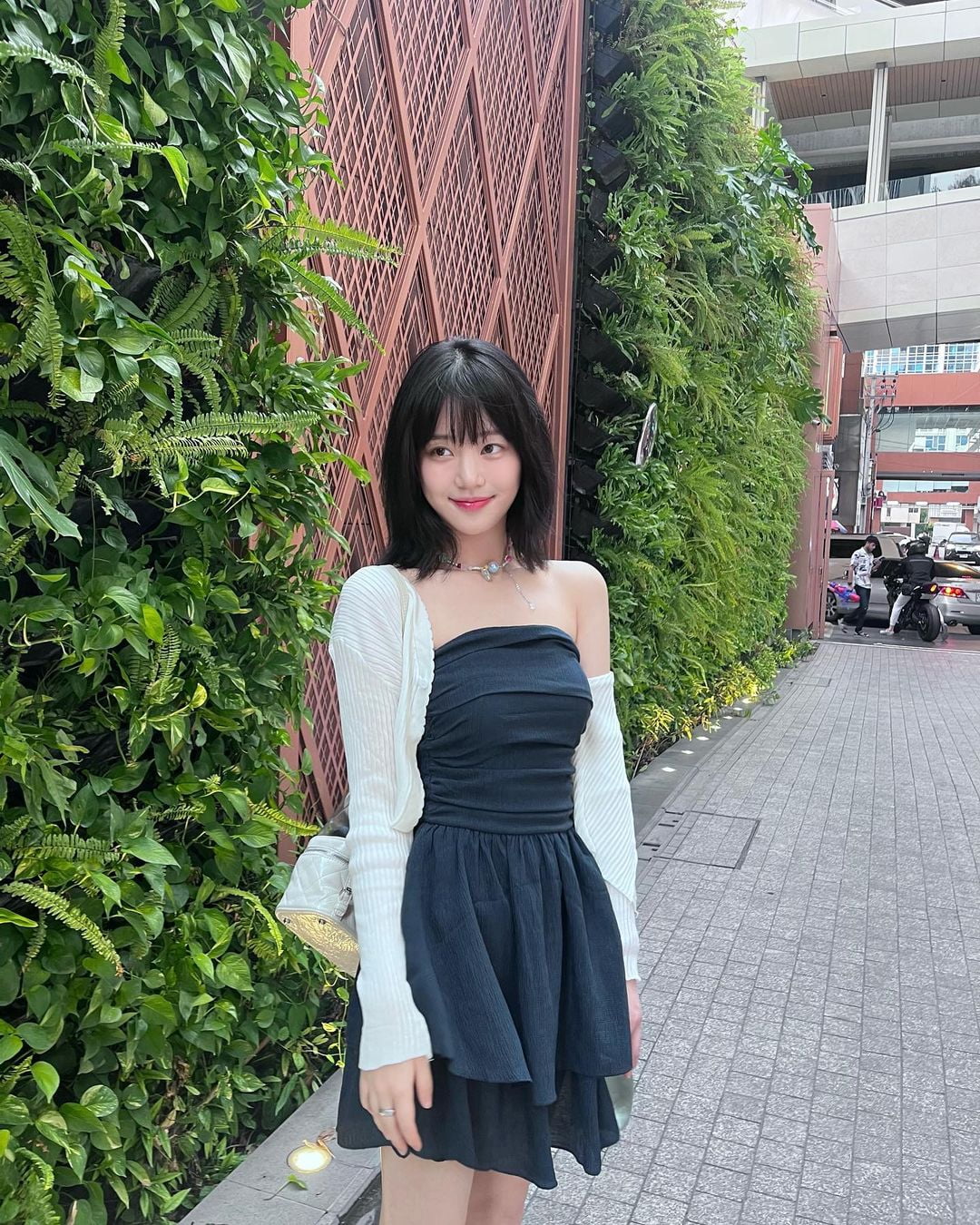 Yubi Lee, showing off her unbelievable youthful beauty at 33 years old... I can debut as an idol