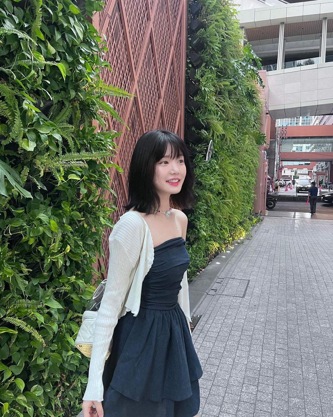 Yubi Lee, showing off her unbelievable youthful beauty at 33 years old... I can debut as an idol