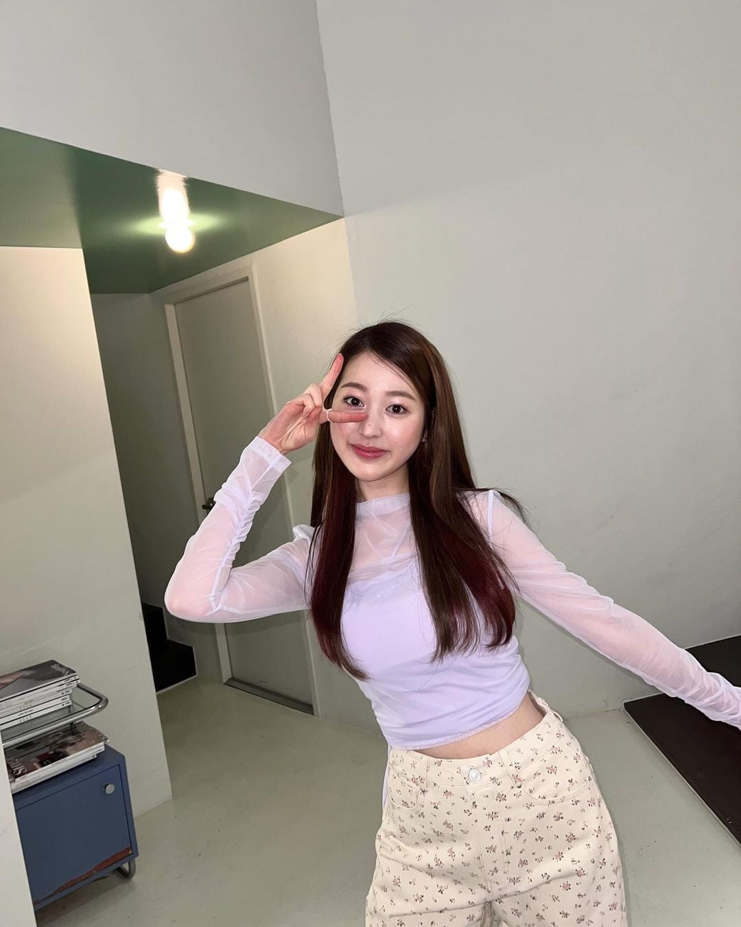 'Jang Won-young's older sister' Jang Da-ah, will she follow in her younger brother's footsteps and debut as an idol? Showing off the beauty of a beauty model
