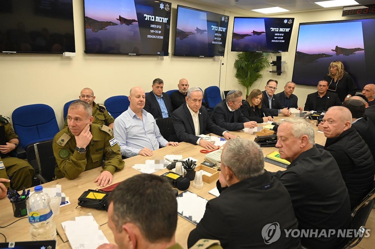 "이스라엘, 전면전 유발하지 않는 고통스러운 보복 무게"(종합)