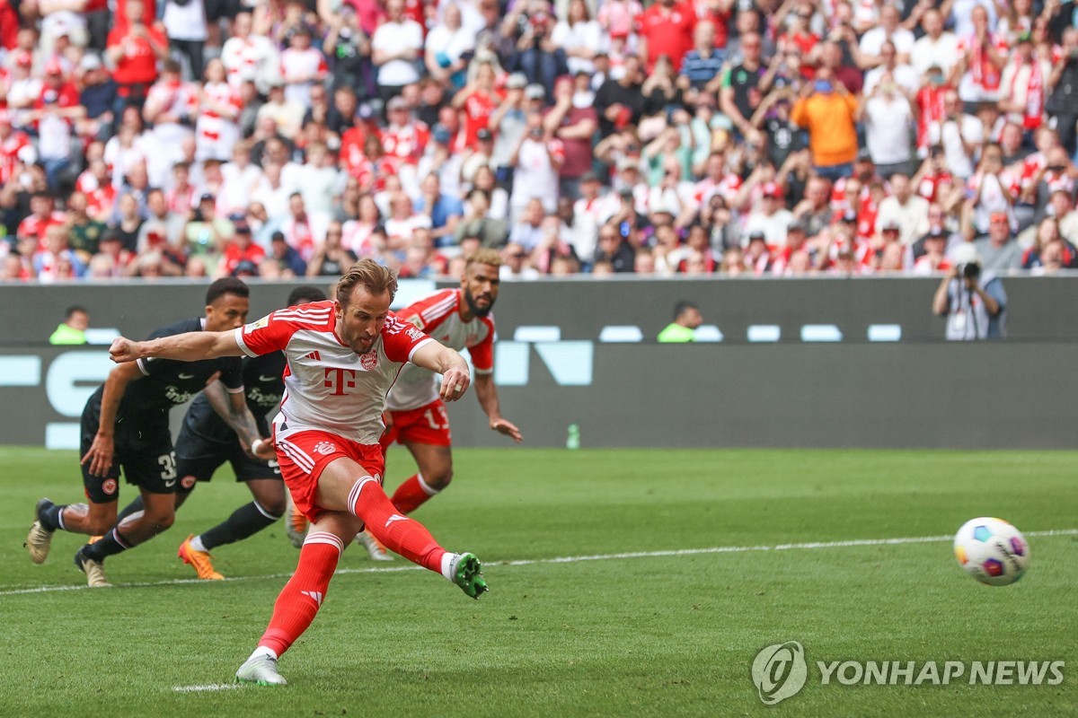 벤치 돌아간 김민재 후반 출전…뮌헨, 프랑크푸르트에 2-1 승