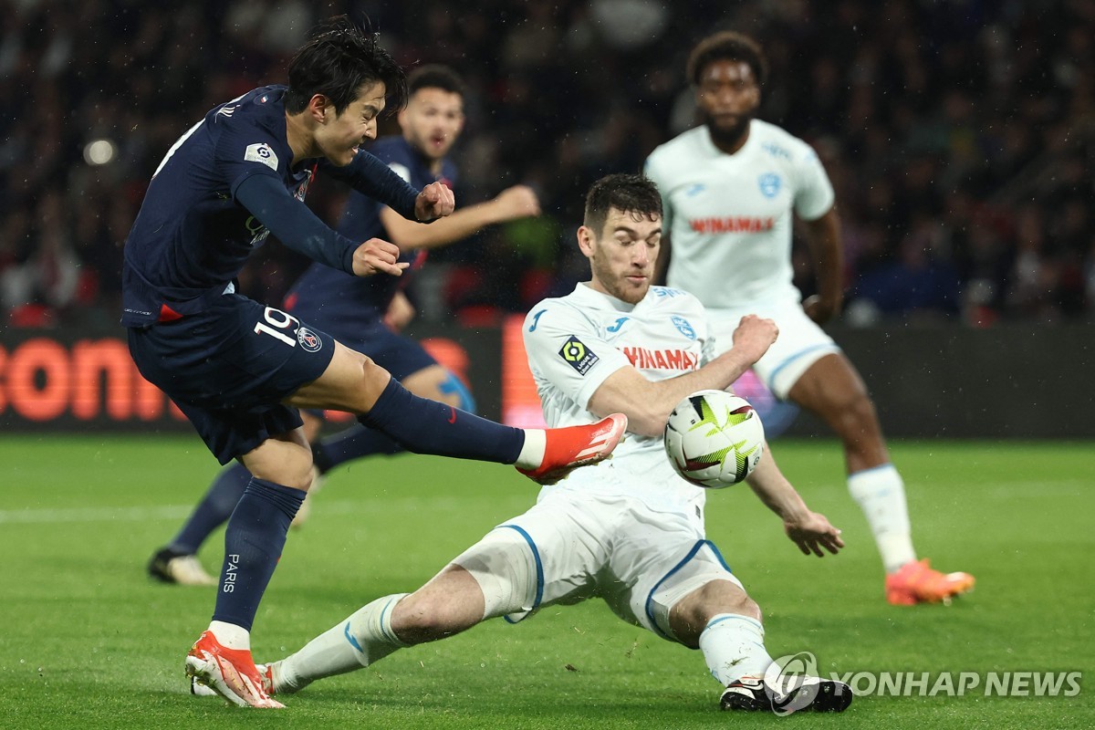 극장 동점골 도운 이강인, 후반만 뛰고 PSG '평점 3위'