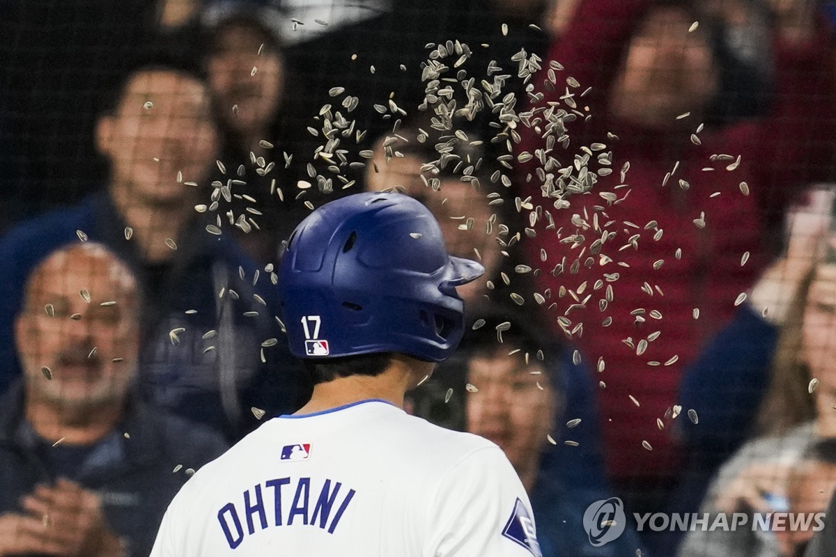 이정후, MLB 데뷔 첫 '무출루' 경기…오타니는 다저스서 첫 홈런