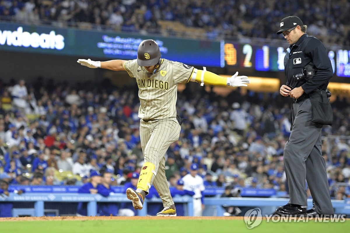 김하성, 다저스 야마모토 통타해 시즌 2호 대포…통산 40홈런 -2(종합)