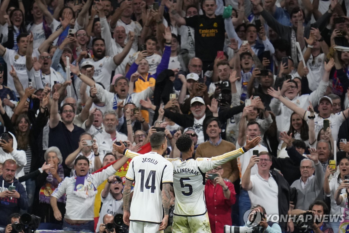 '벨링엄 극장골' 레알 마드리드, 맞수 바르셀로나에 3-2 역전승