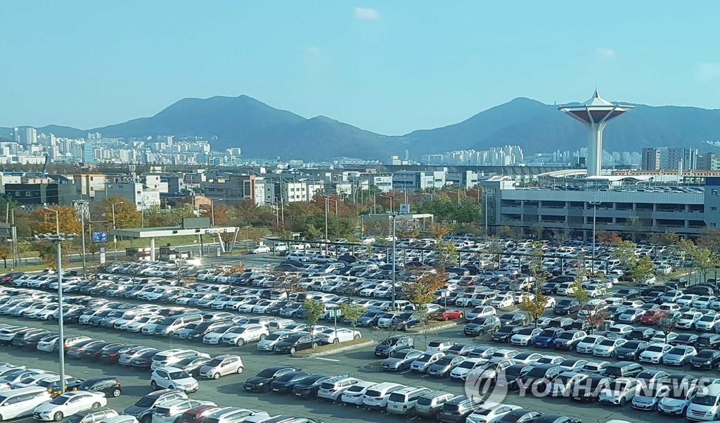 항공 수요 정상화에도 이용률 0.66% 김해공항 리무진…중단 위기