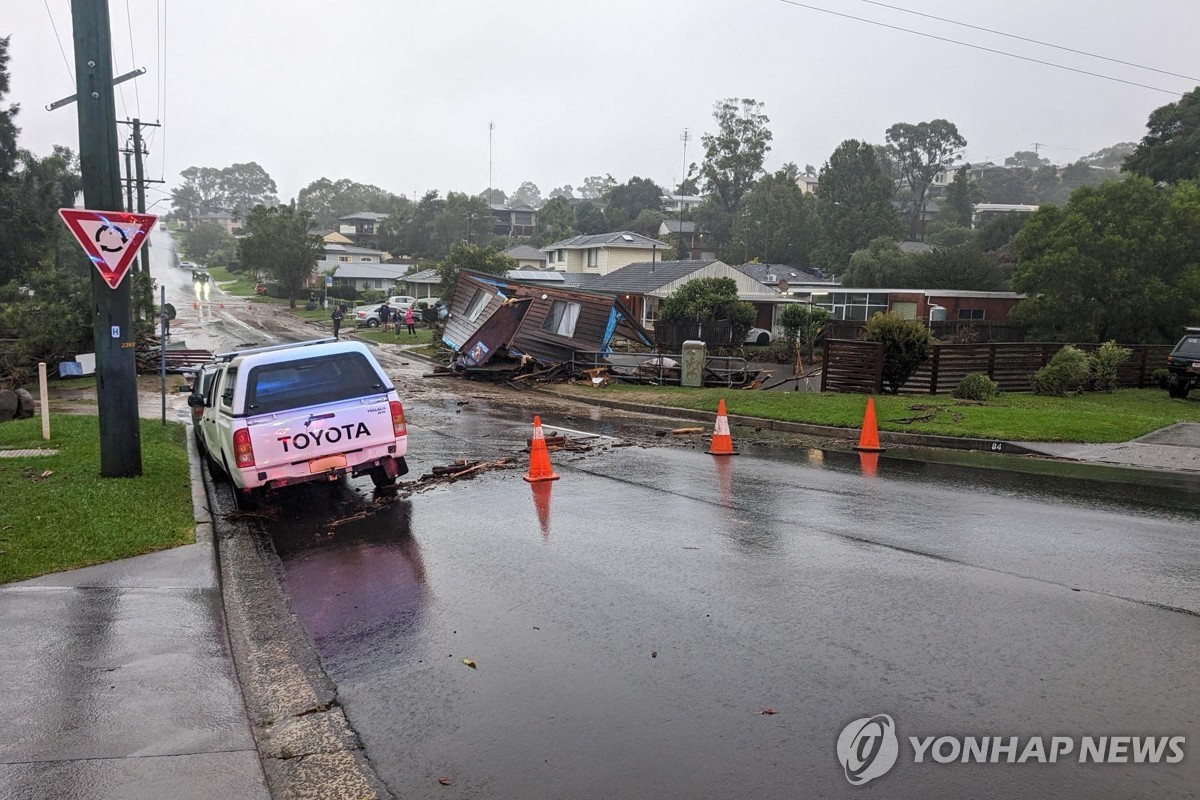 호주 시드니 폭우로 댐 범람하고 제방 무너져…주민 대피령도