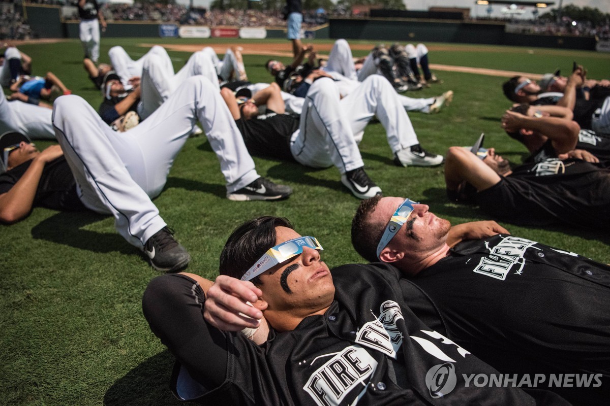 일식 때문에…MLB 양키스-마이애미전, 낮→밤으로 시간 변경